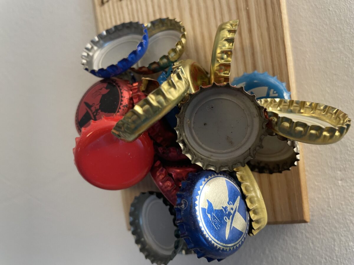 wandflaschenöffner mit magnet