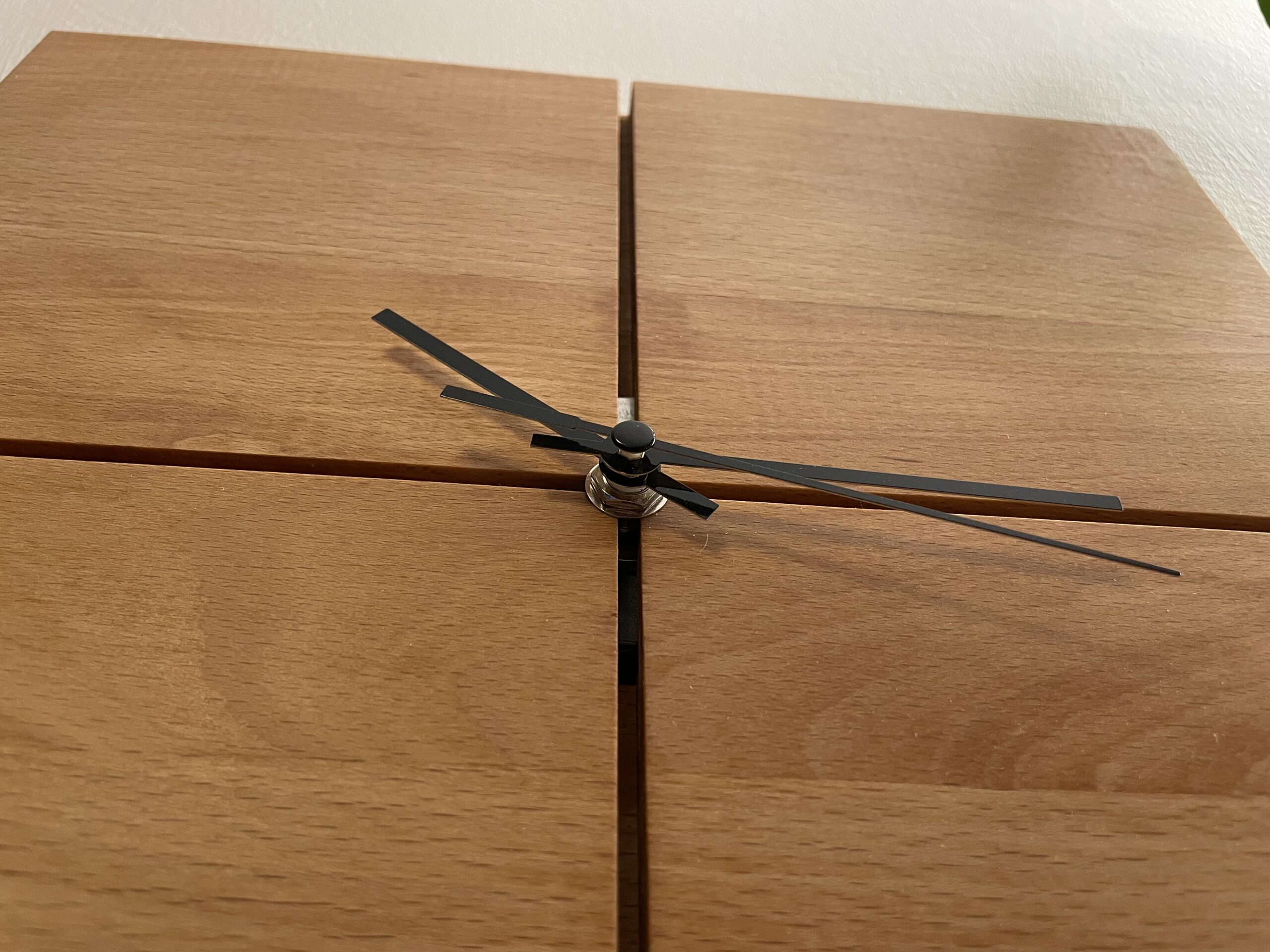 wanduhr buche "grid"