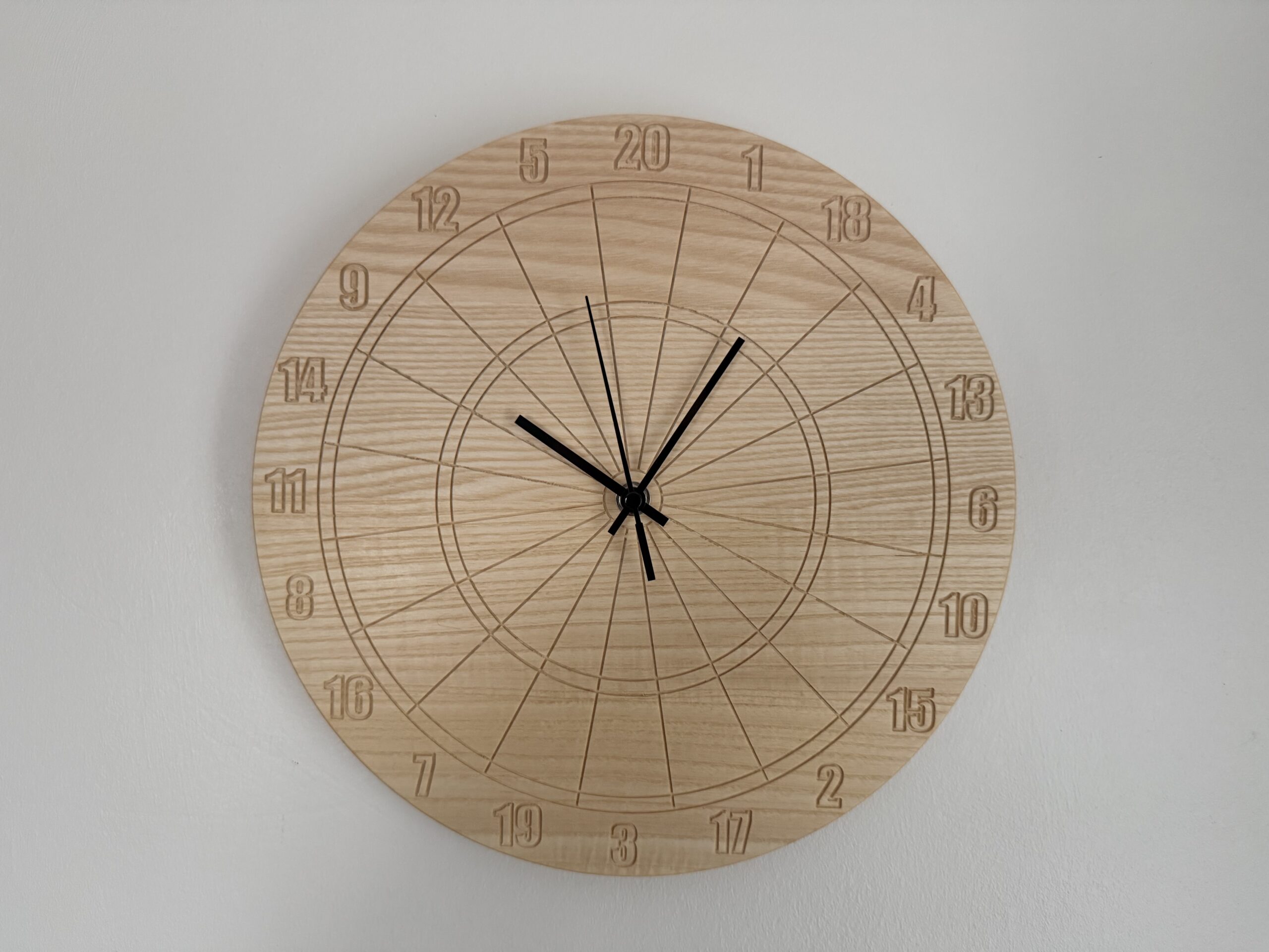 wanduhr "focus"