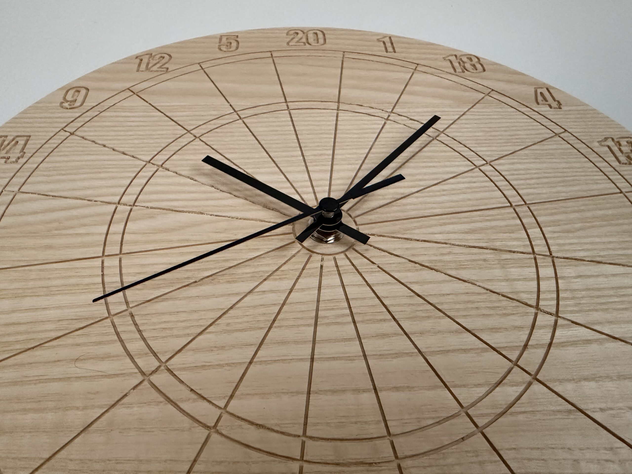 wanduhr "focus"
