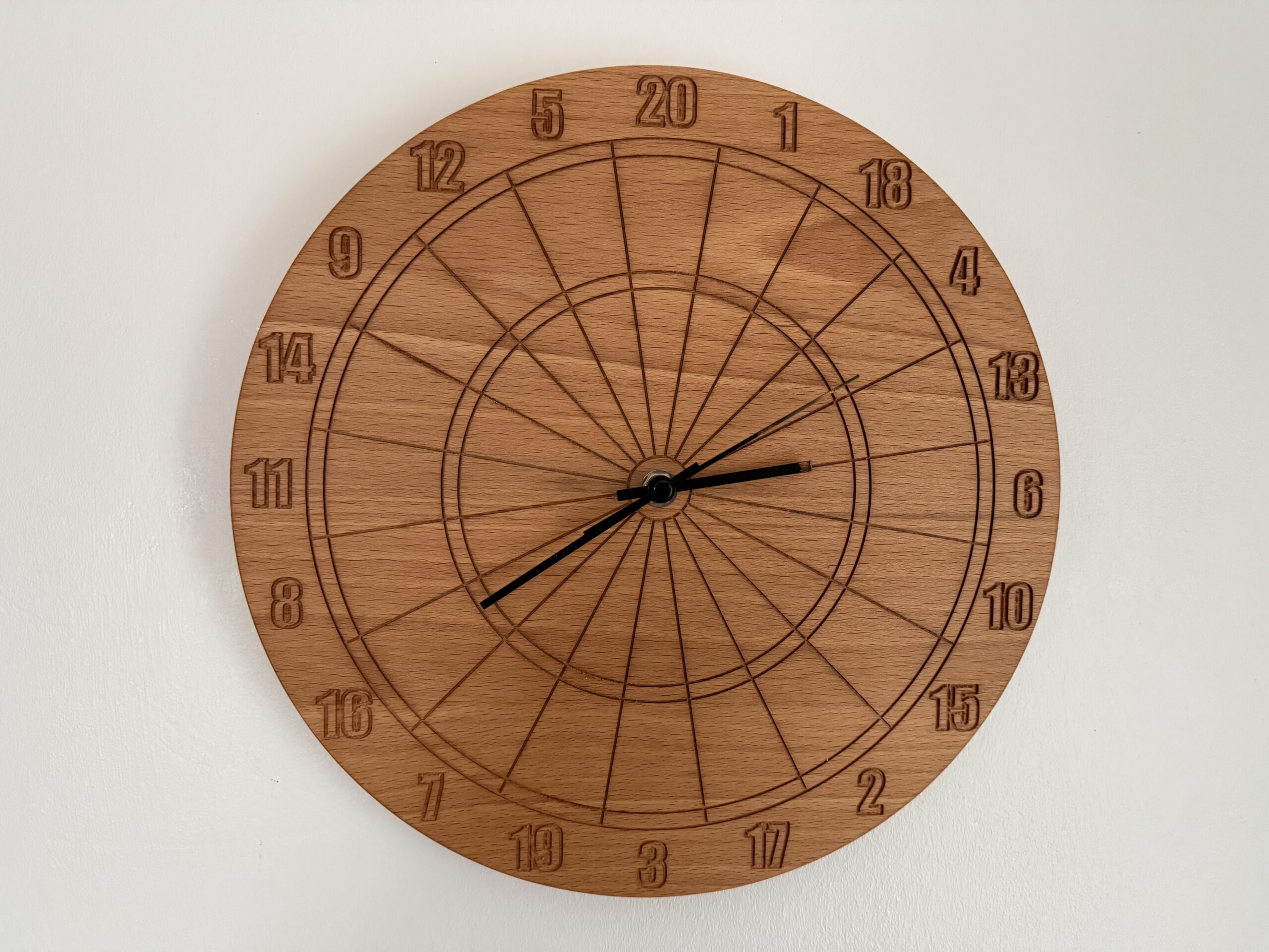 wanduhr "focus"
